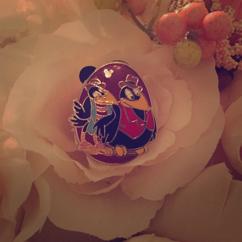 Dumbo crow hidden mickey pin